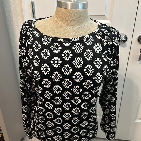 LOFT BLACK WHITE FLORAL TOP SZ XS CAREER EVERYDAY DATE NIGHT SOFT COMFORTABLE - Picture 5 of 10